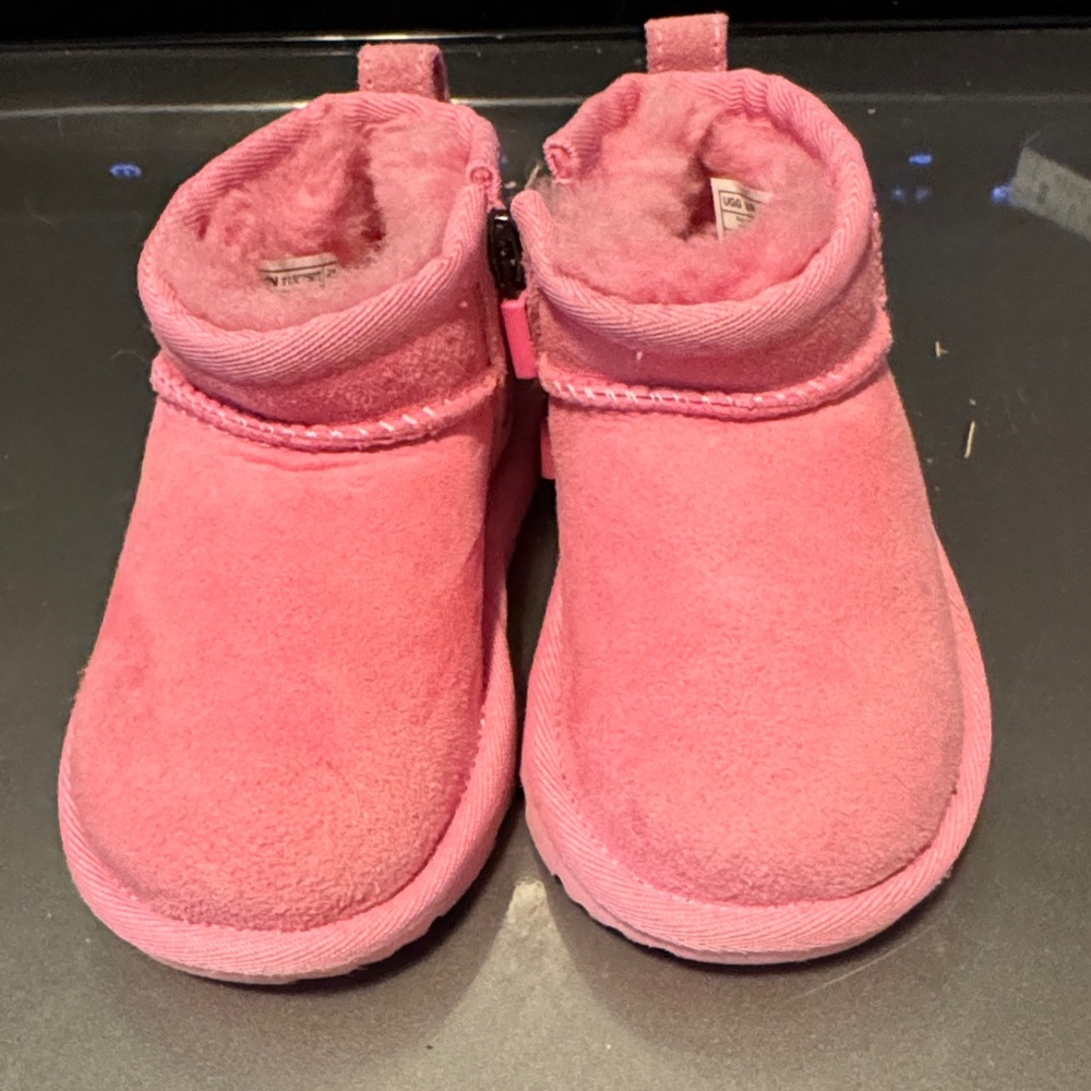Toddler Pink Uggs